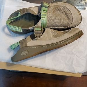 used womens size 8 chaco sandals.